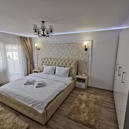 Apartament Gold Luxury Apartment ตือร์กูออกนา ภายนอก รูปภาพ