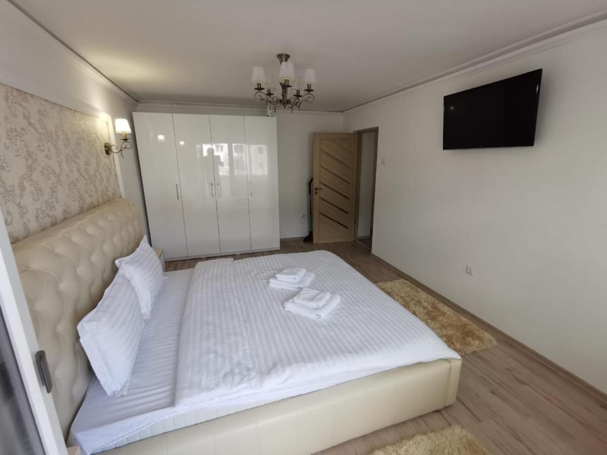 Apartament Gold Luxury Apartment ตือร์กูออกนา ภายนอก รูปภาพ