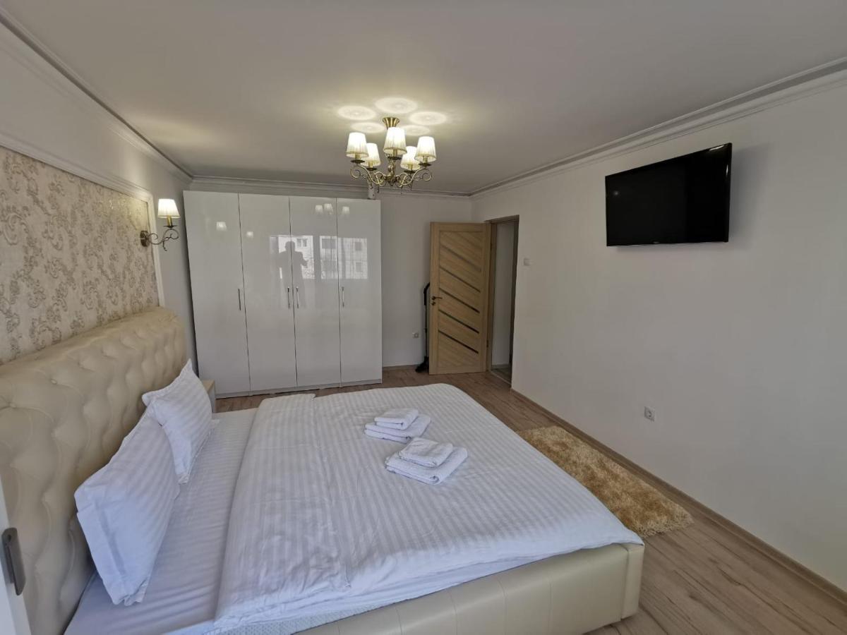 Apartament Gold Luxury Apartment ตือร์กูออกนา ภายนอก รูปภาพ