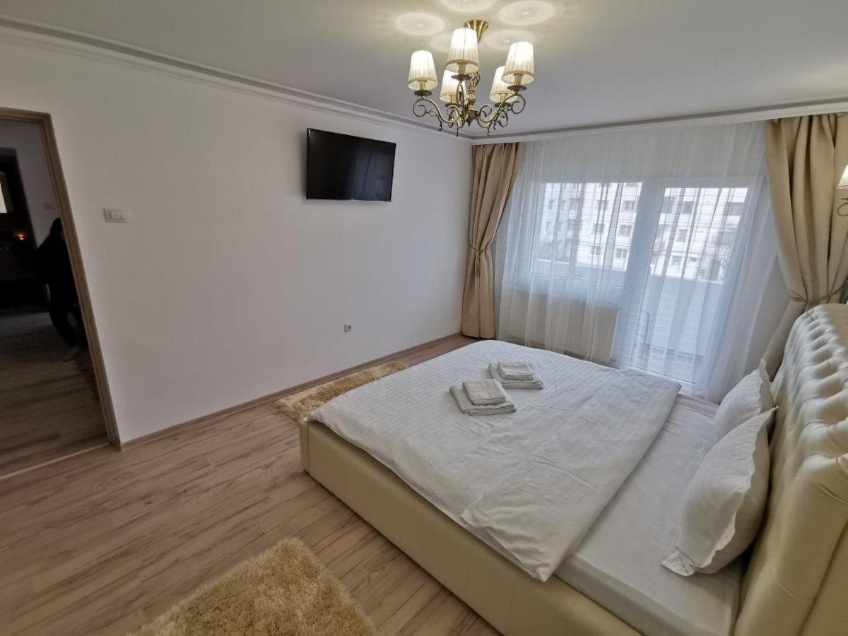 Apartament Gold Luxury Apartment ตือร์กูออกนา ภายนอก รูปภาพ