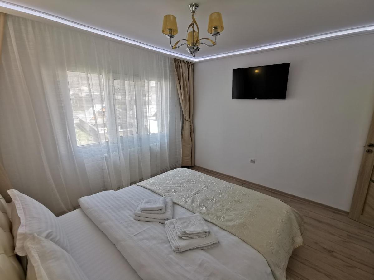 Apartament Gold Luxury Apartment ตือร์กูออกนา ภายนอก รูปภาพ